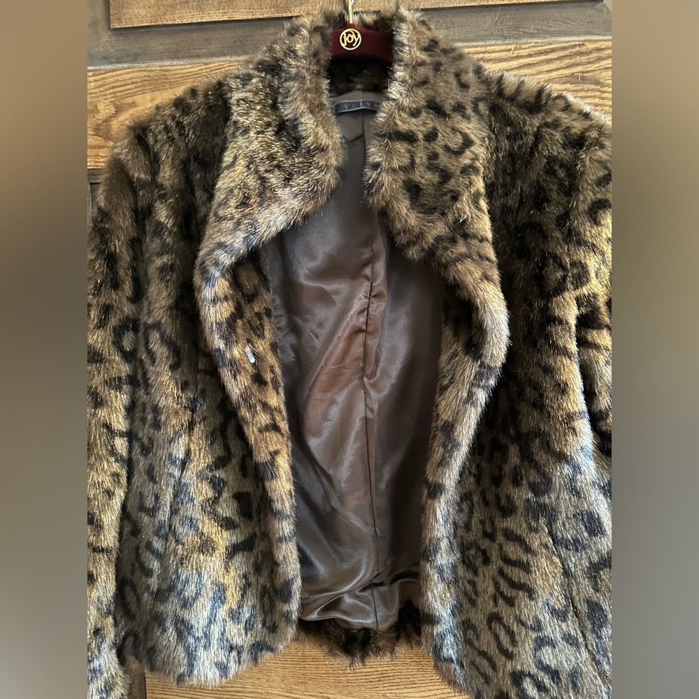 Stall in leopard by Velvet